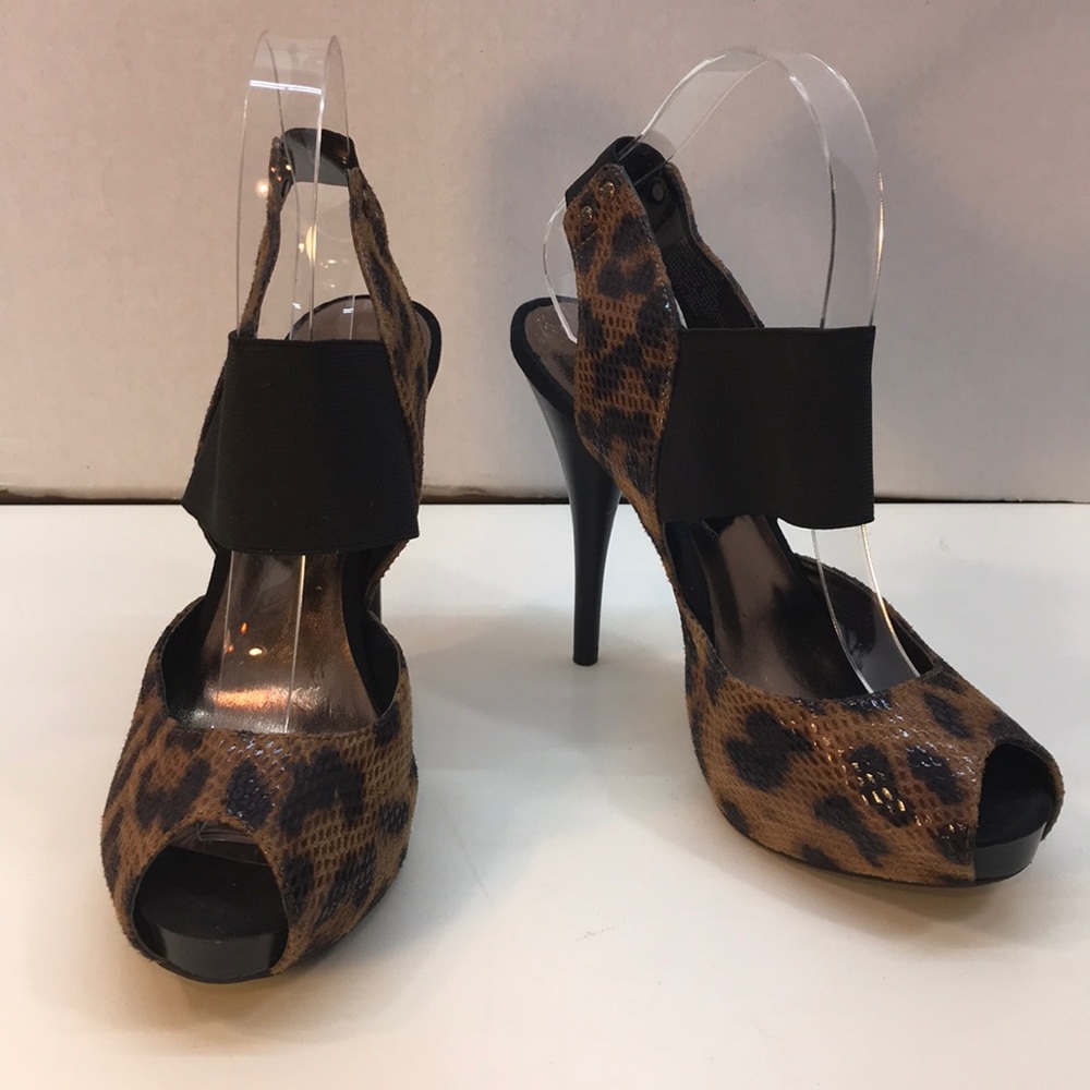 Simple Vera Wang Leopard Print Heels Size 7.5 - image 1